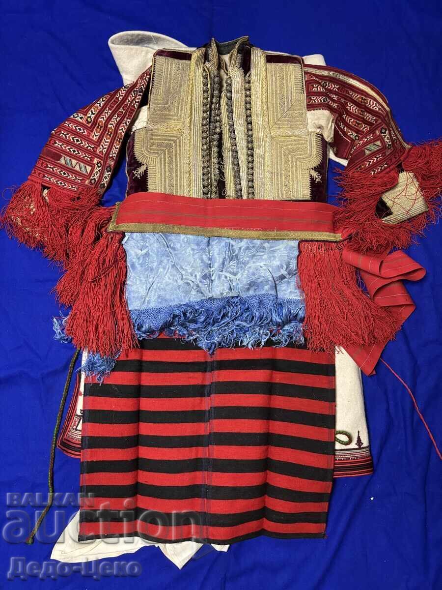 Myashka (traditional headscarf) from the village of Galichnik