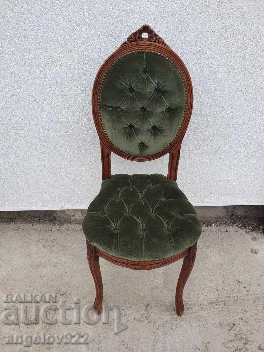 Όμορφη vintage καρέκλα από μασίφ ξύλο!!!