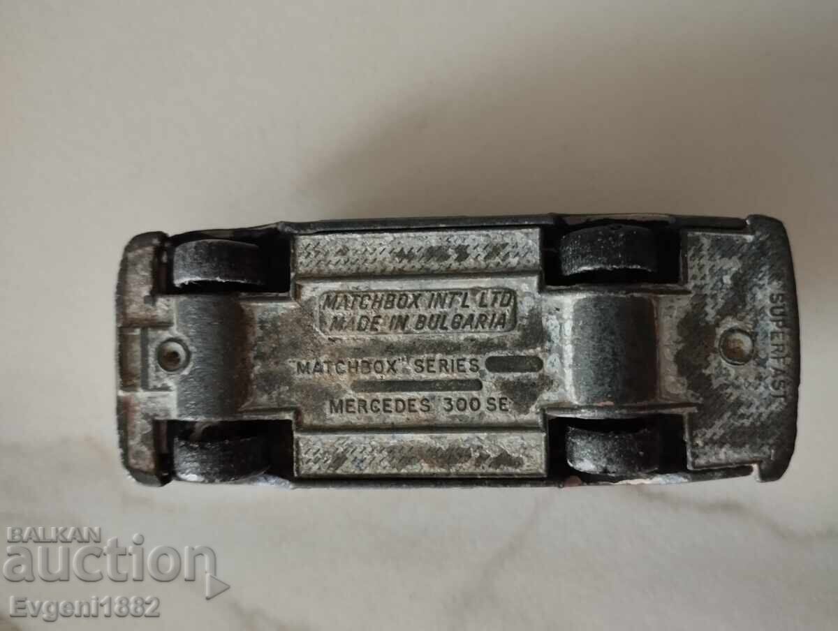 Mercedes 300 SE Matchbox made in Bulgaria Matchbox Car - 7 Mercedes 300 SE Matchbox made in Bulgaria Matchbox Car - 7