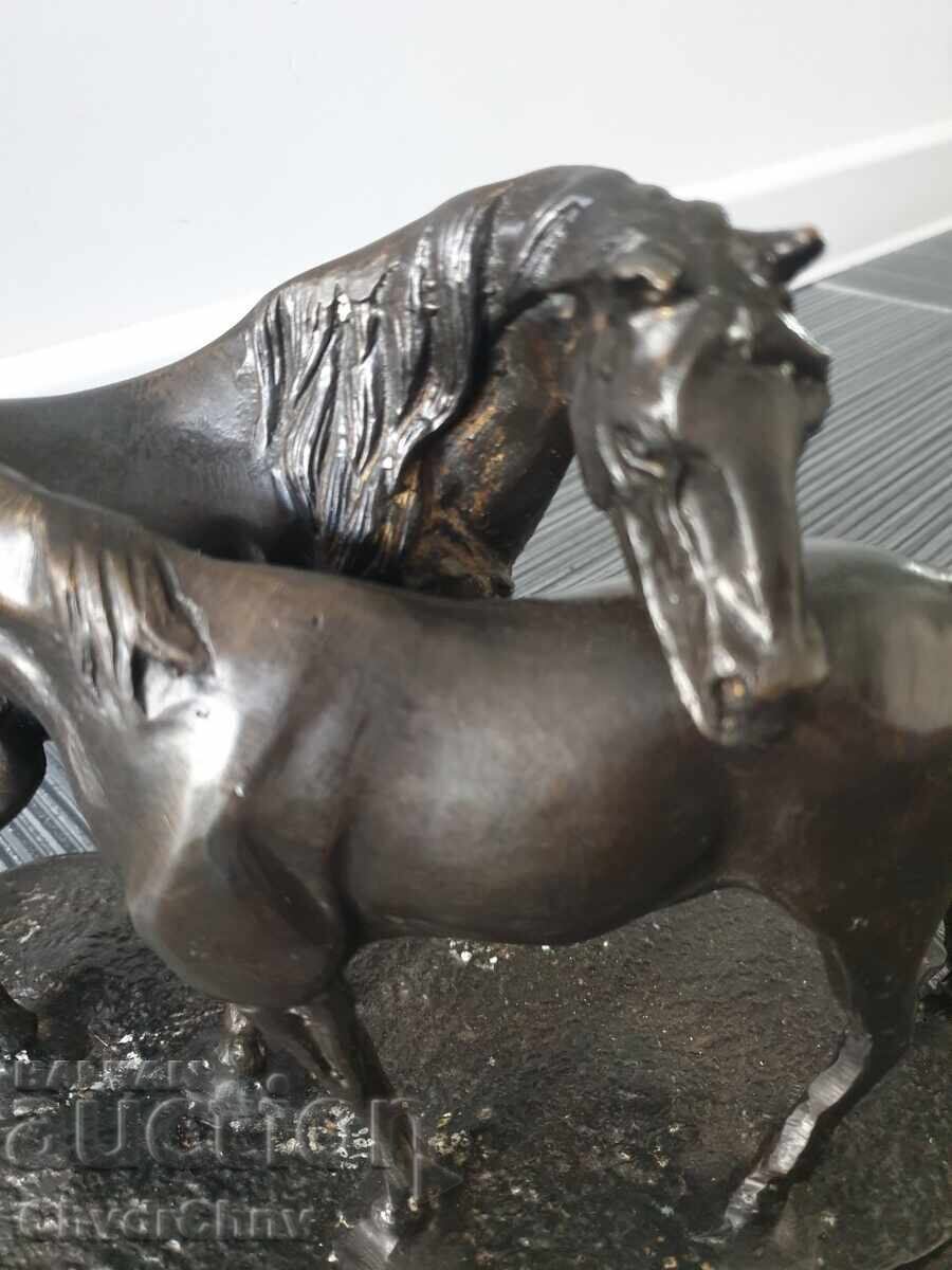 Delivery of 30cm-4kg Mene statuette-composition/figure with two horses Delivery of 30cm-4kg Mene statuette-composition/figure with two horses