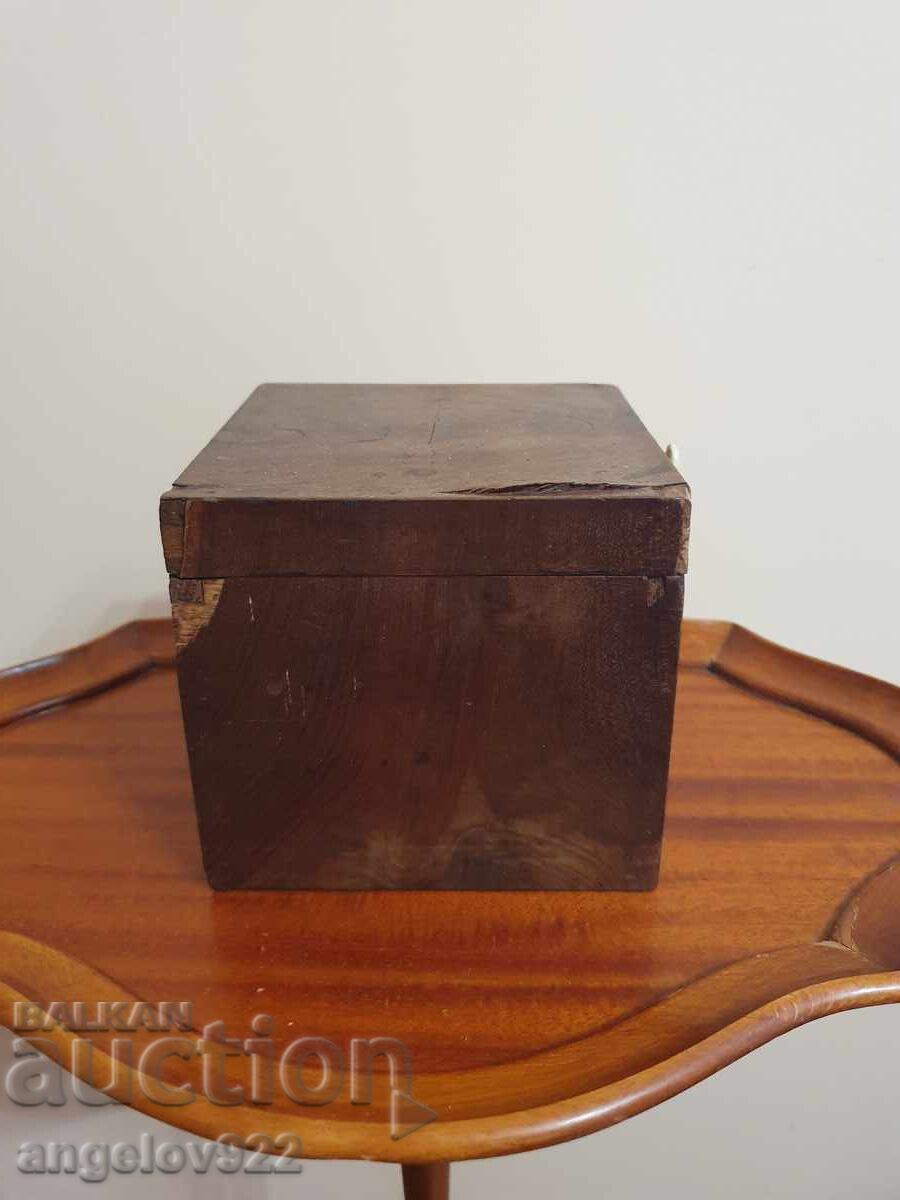 Livrarea Cutie de bijuterii vintage din lemn!!!