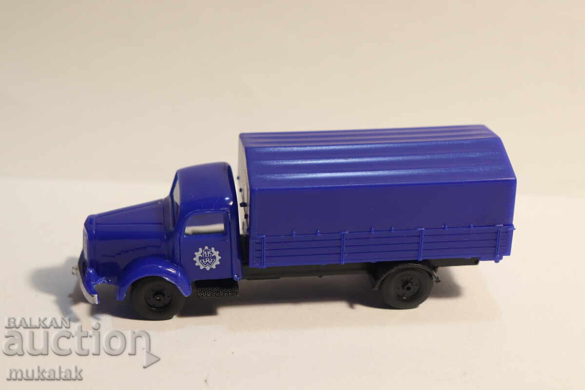 I.M.U. H0 1/87 Truck Model with price € 2.50 | 4.89 BGN