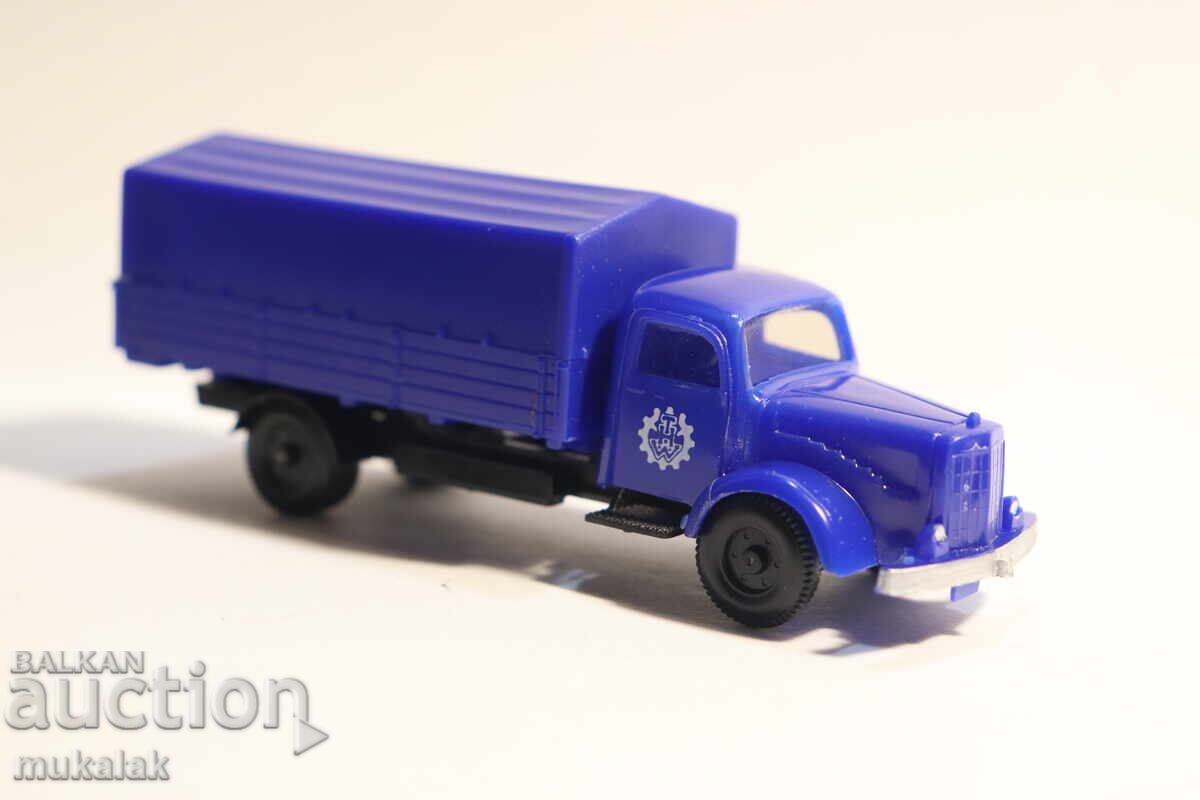 I.M.U. H0 1/87 Truck Model - 5