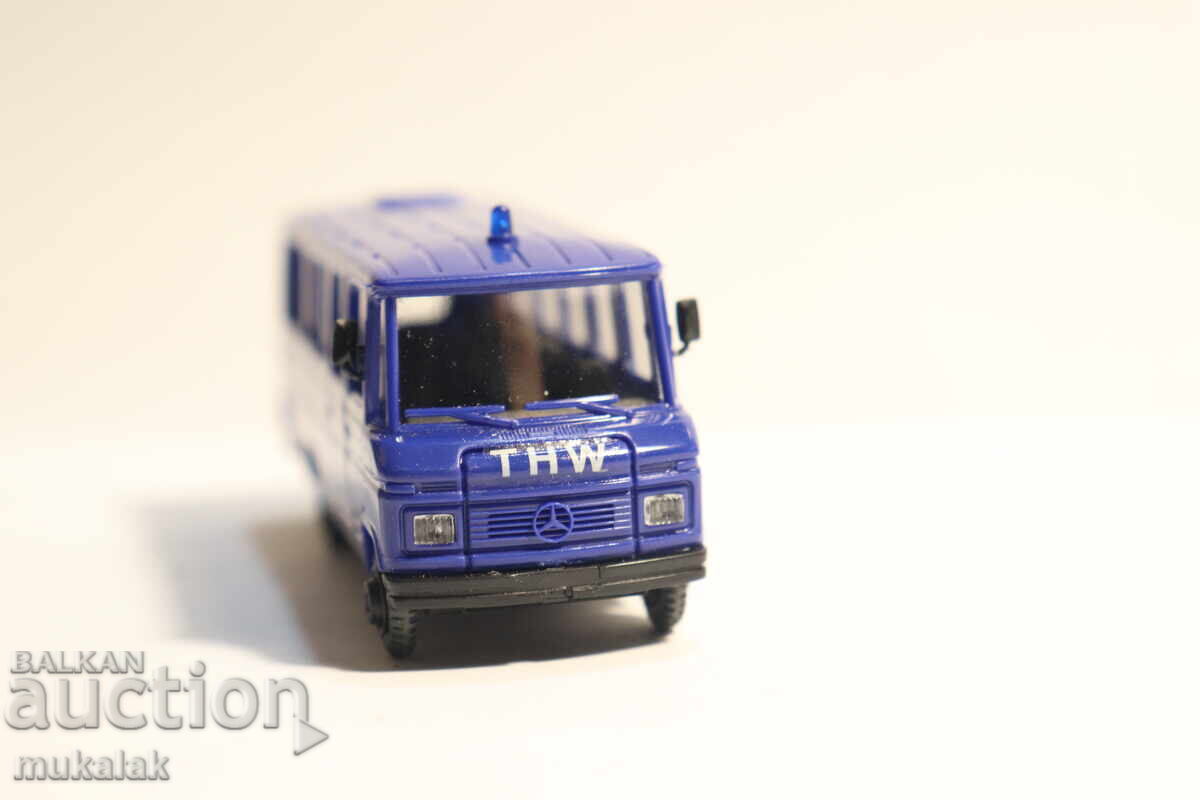 Licitație BREKINA H0 1/87 MERCEDES BENZ 508 CAMIONETĂ MODEL
