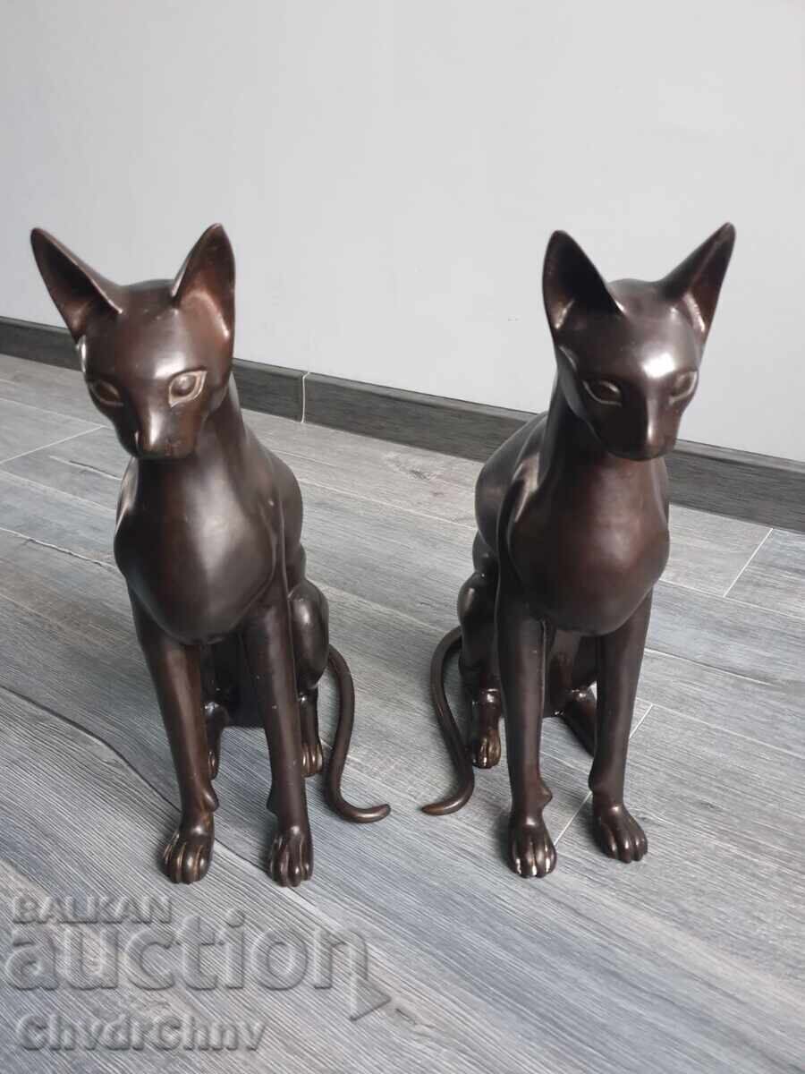 38sm-10kg Risner statuete/2 figurine de bronz pisici egiptene cu preț € 1200.00 | 2347.00 BGN