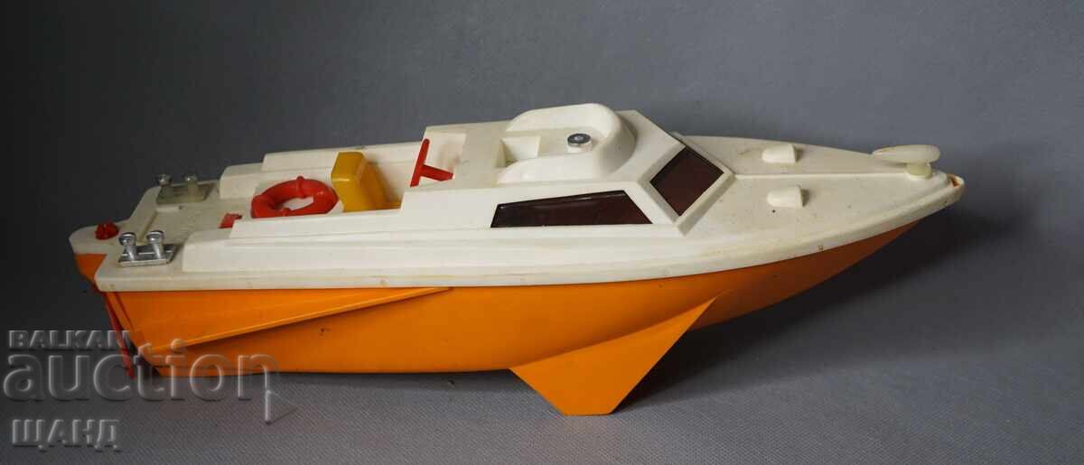 Old Russian plastic toy model cutter boat ship with price € 8.25 | 16.14 BGN Old Russian plastic toy model cutter boat ship with price € 8.25 | 16.14 BGN