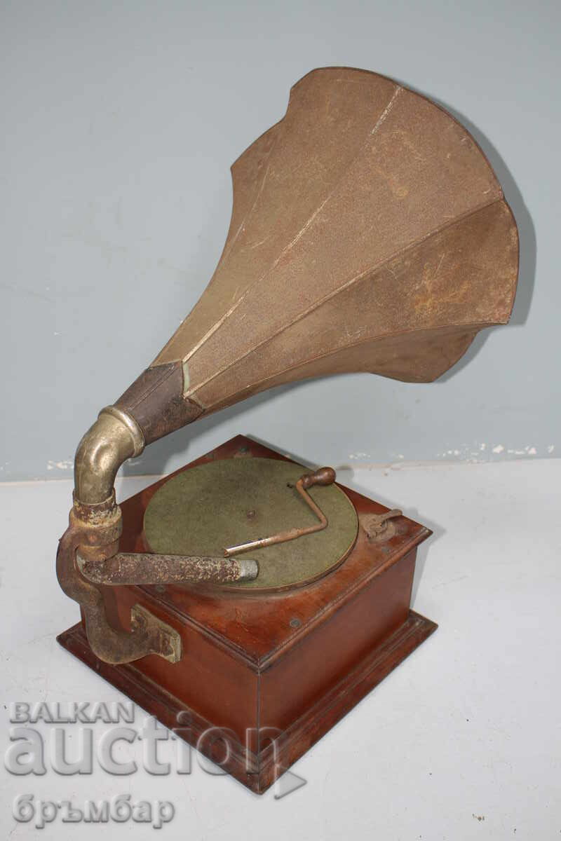 Παράδοση Αρχαίο γραμμόφωνο με χοάνη για διακόσμηση ή επισκευή Παράδοση Αρχαίο γραμμόφωνο με χοάνη για διακόσμηση ή επισκευή