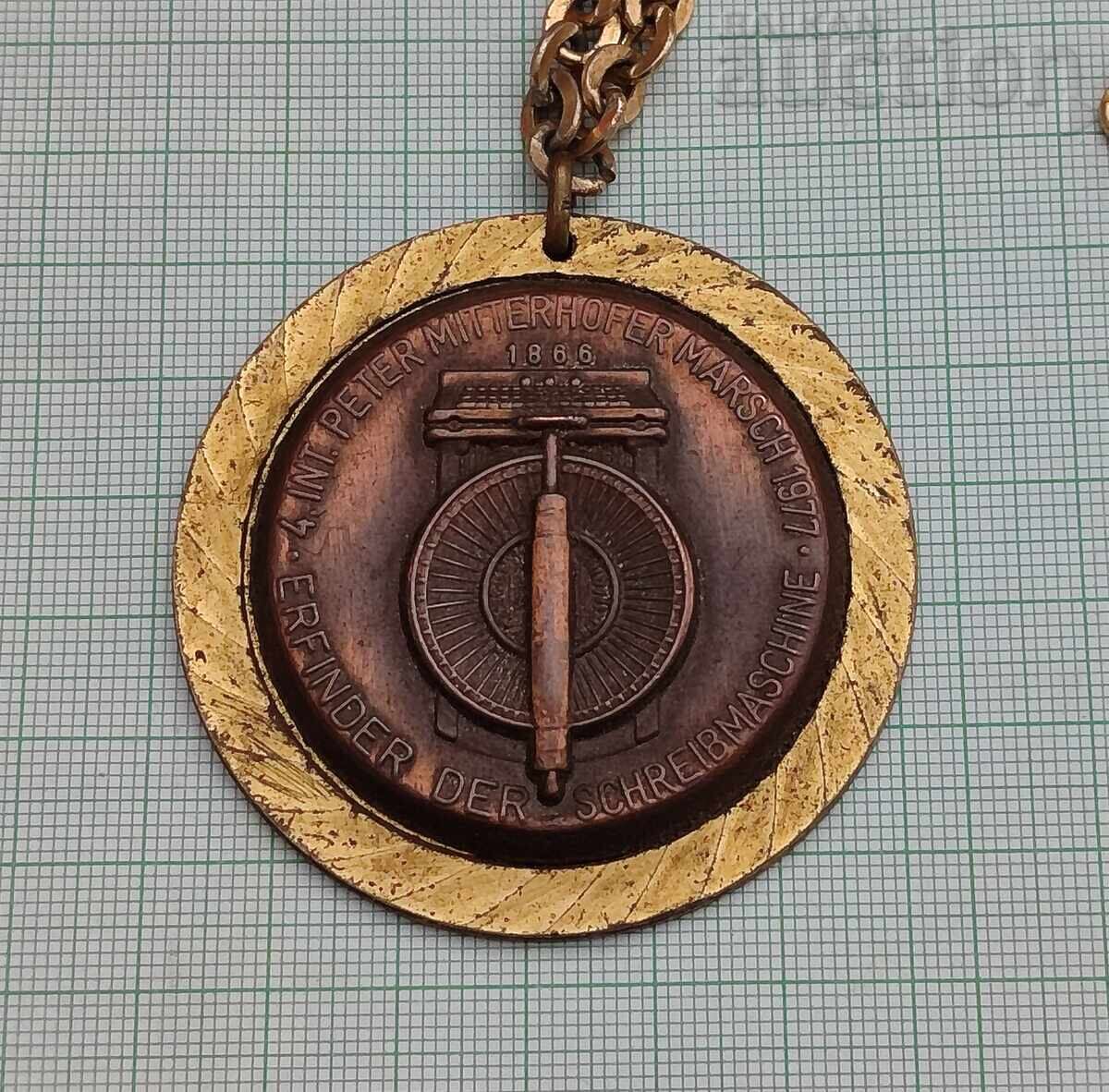 ПИШЕЩА МАШИНА МИТЕРХОФЕР МЕДАЛ 1977 г. ПИШЕЩА МАШИНА МИТЕРХОФЕР МЕДАЛ 1977 г.