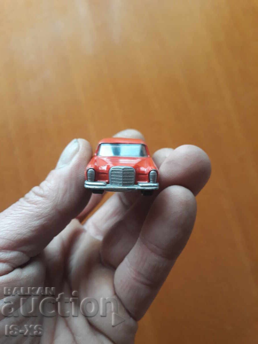 BG MACHBOX  MERCEDES 300SE