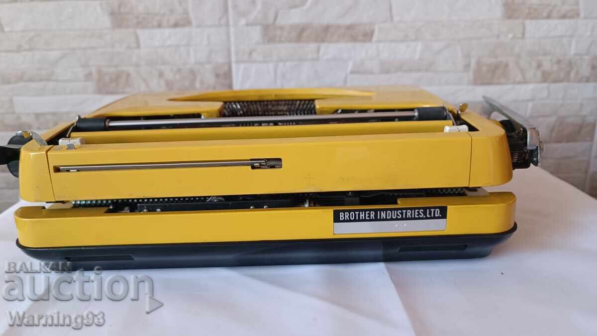 Παράδοση Παλιά γραφομηχανή Brother 440TR - Japan - 1971 god