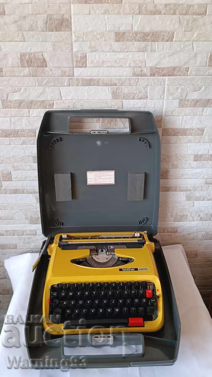 Παλιά γραφομηχανή Brother 440TR - Japan - 1971 god - 6