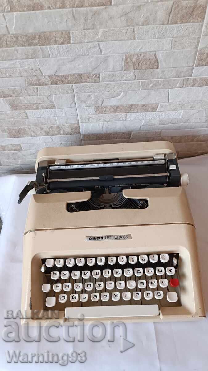 Παλιά γραφομηχανή Olivetti Lettera 35 - Spain - 1980" έτος με τιμή € 60.00 | 117.35 BGN