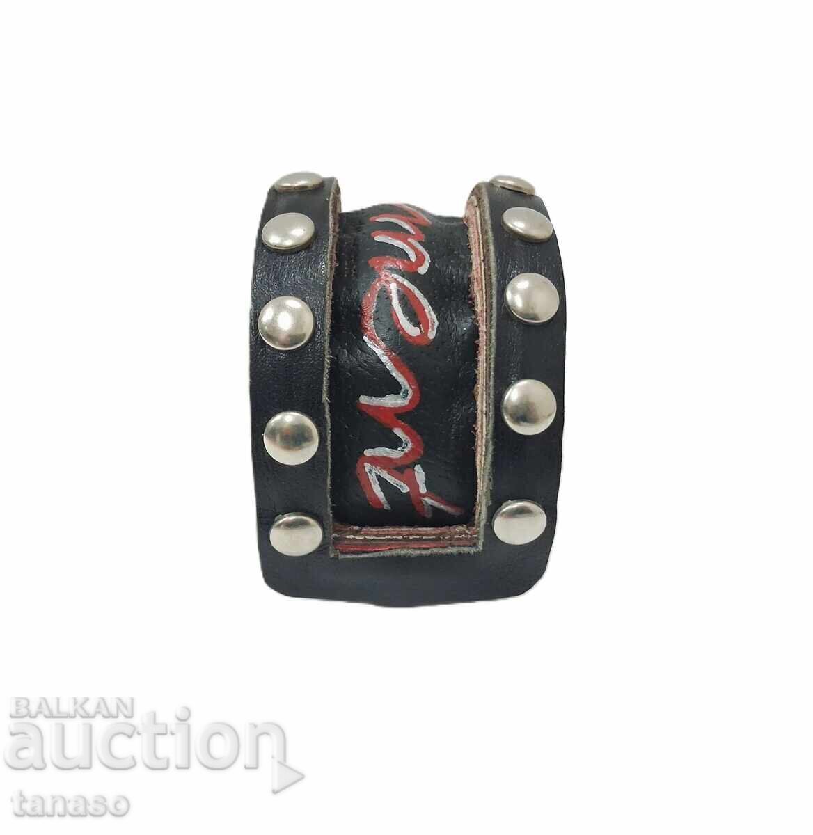Brățară din piele maro închis în stil punk/rock, cu capse cu preț € 12.00 | 23.47 BGN
