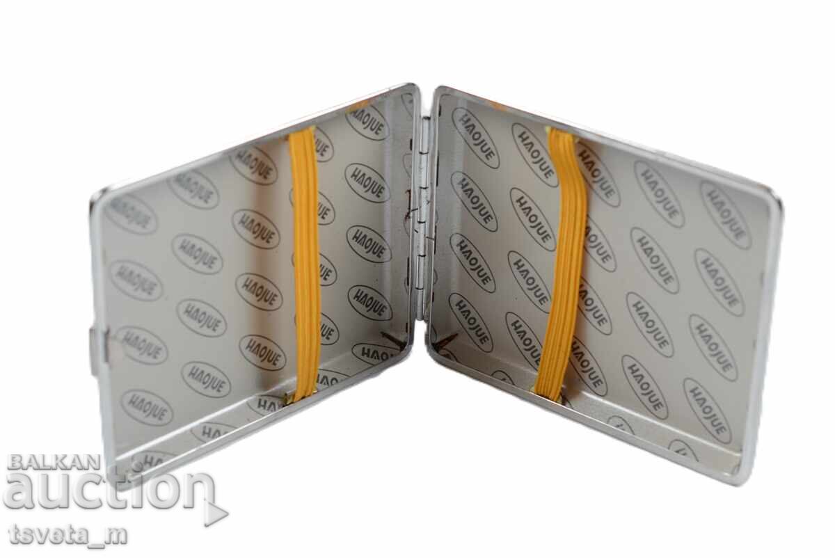 Licitație Tabacheră metalică cu piele Licitație Tabacheră metalică cu piele