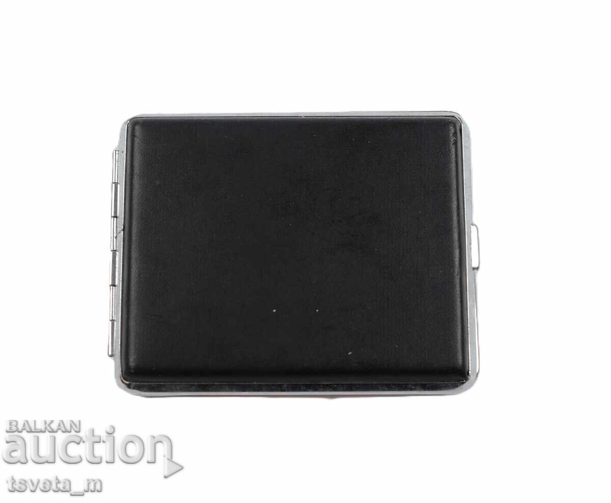 Tabacheră metalică cu piele Tabacheră metalică cu piele