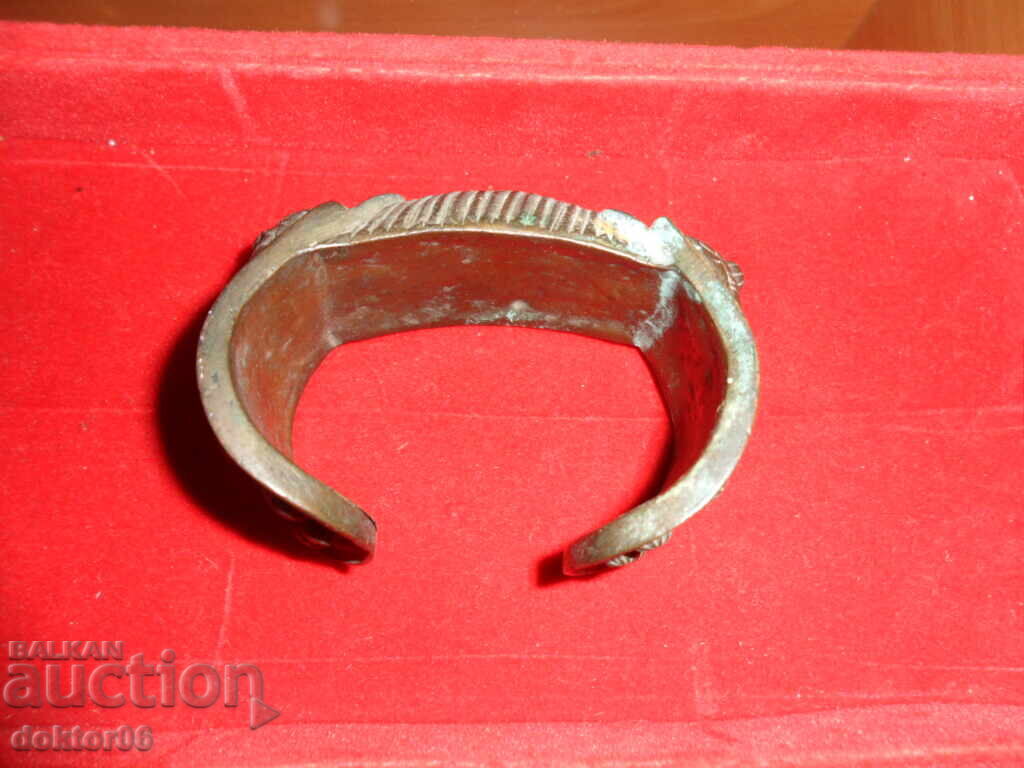 ГРИВНА с цена € 50.00 | 97.79 лв. ГРИВНА с цена € 50.00 | 97.79 лв.