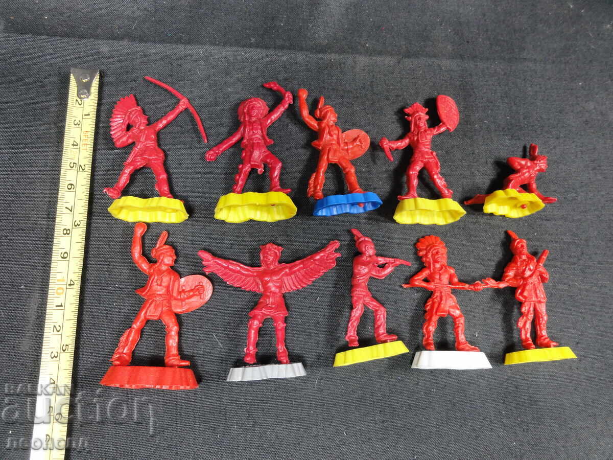 10 ΠΑΛΙΑ ΡΕΤΡΟ ΠΛΑΣΤΙΚΑ ΠΑΙΧΝΙΔΙΑ ΦΙΓΟΥΡΕΣ ΙΝΔΙΑΝΟΙ με τιμή € 15.00 | 29.34 BGN