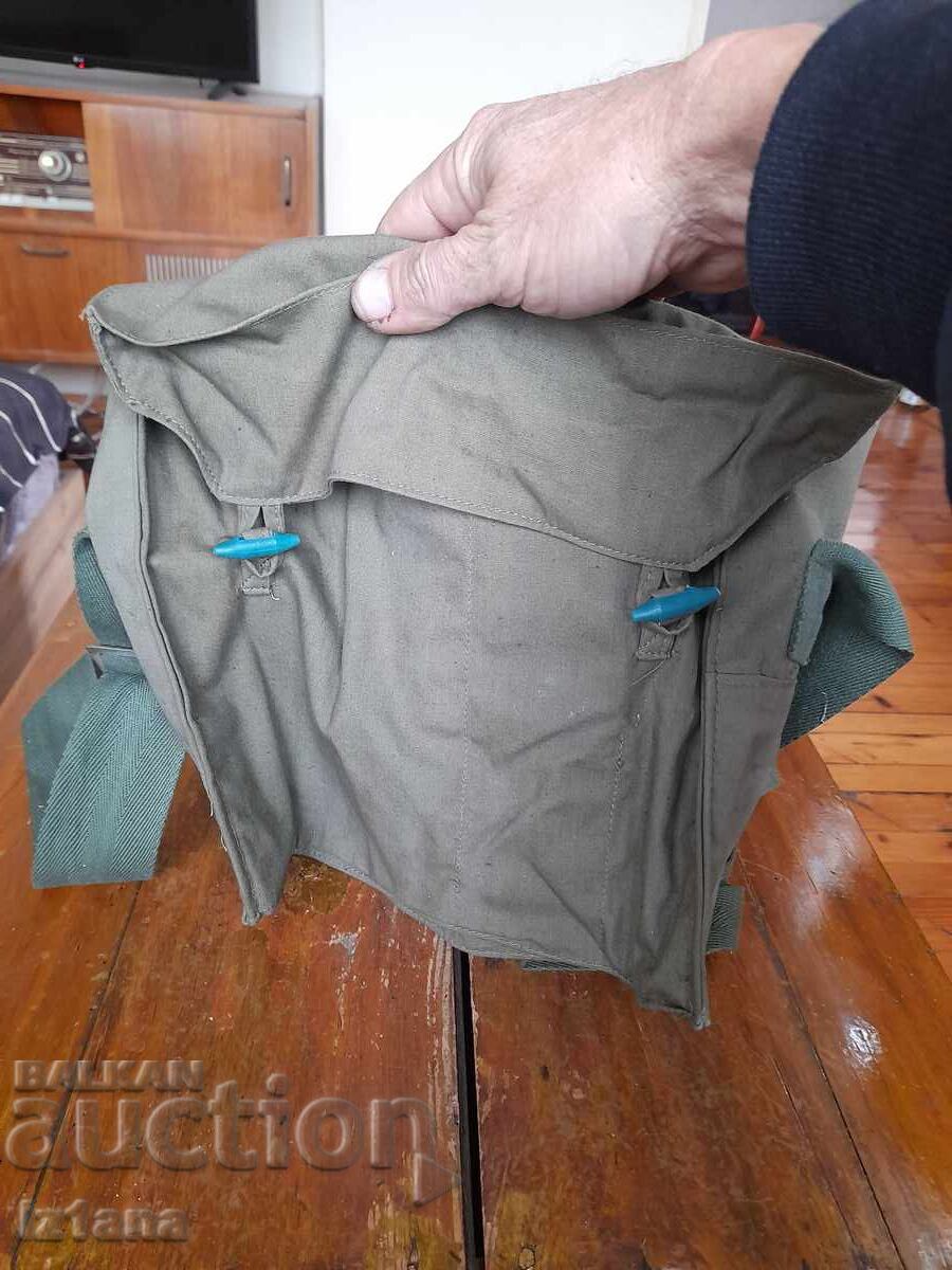 Стара торба от противогаз с цена € 8.00 | 15.65 лв.