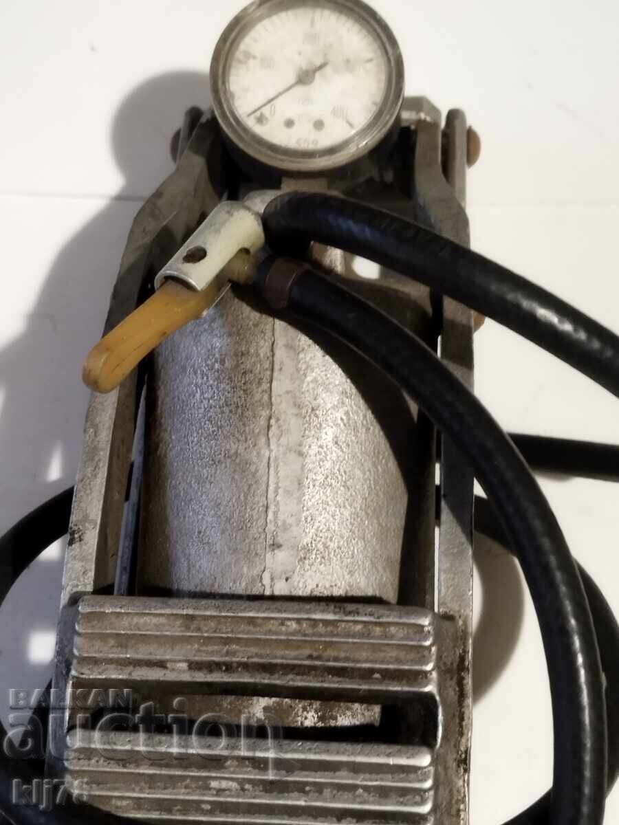 Аукцион Ретро помпа Аукцион Ретро помпа