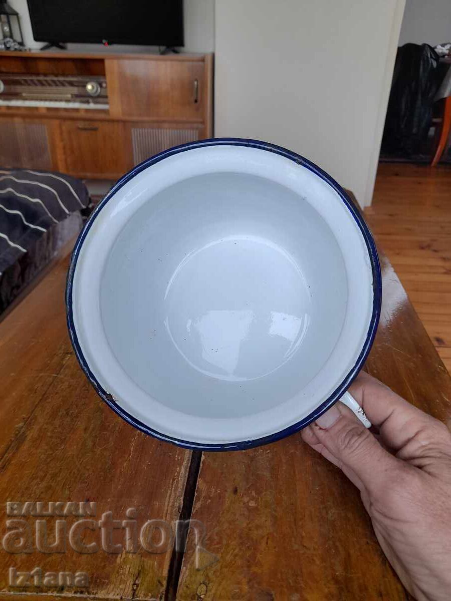 Oala veche emailata, Plinta - 6