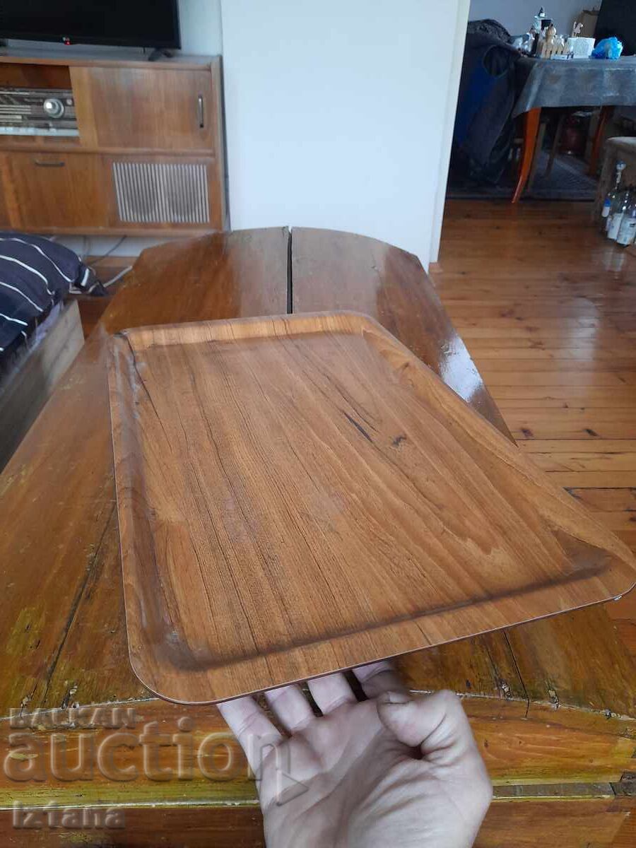 Стар поднос,табла за сервиране с цена € 18.00 | 35.20 лв. Стар поднос,табла за сервиране с цена € 18.00 | 35.20 лв.