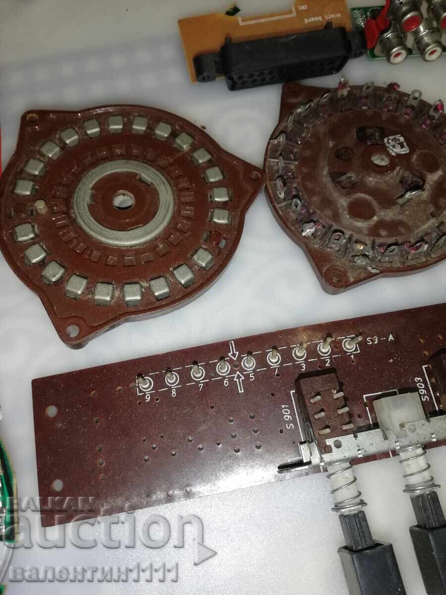 Auction Parts, scarves Auction Parts, scarves