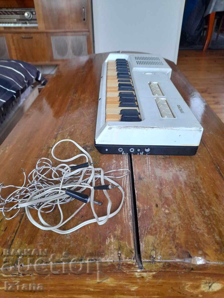 Παλιό συνθεσάιζερ, ηλεκτρικό πιάνο Faemi - 6 Παλιό συνθεσάιζερ, ηλεκτρικό πιάνο Faemi - 6