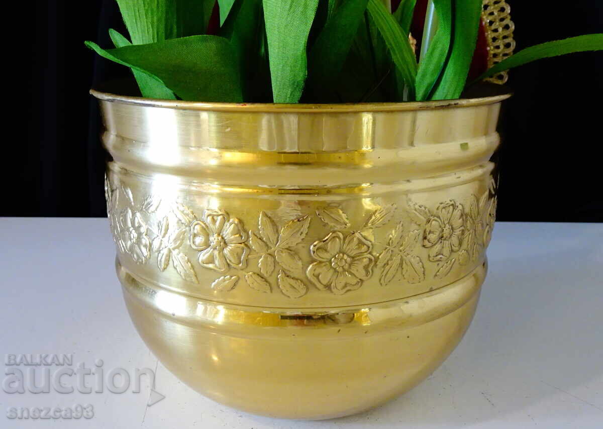 Δημοπρασία Επιχρυσωμένο κασπώ από ορείχαλκο με διακόσμηση από τεχνητά λουλούδια