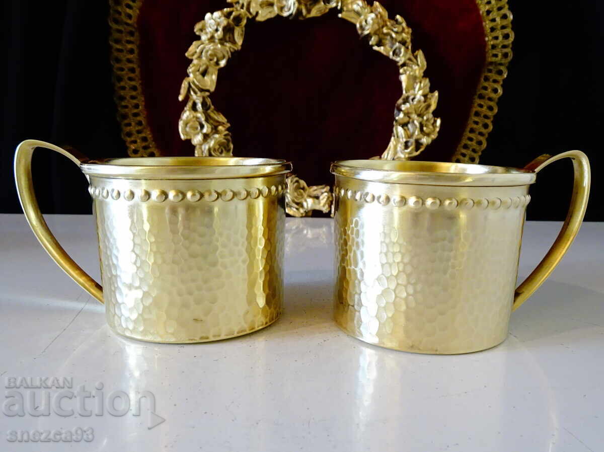 Επιχρυσωμένα μπρούτζινα φλιτζάνια 160 ml, στυλ Λουδοβίκου XVI με τιμή € 16.00 | 31.29 BGN