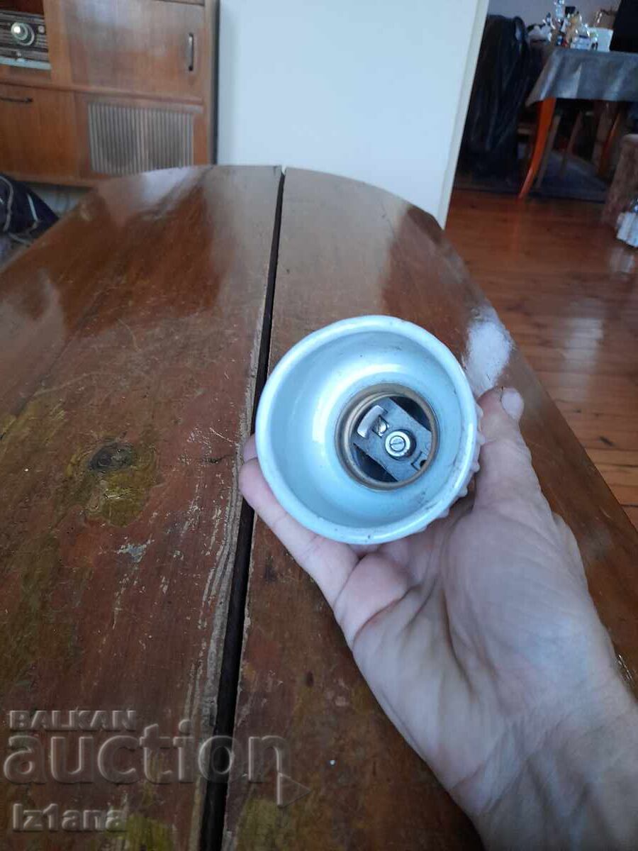 Delivery of Old porcelain light fixture