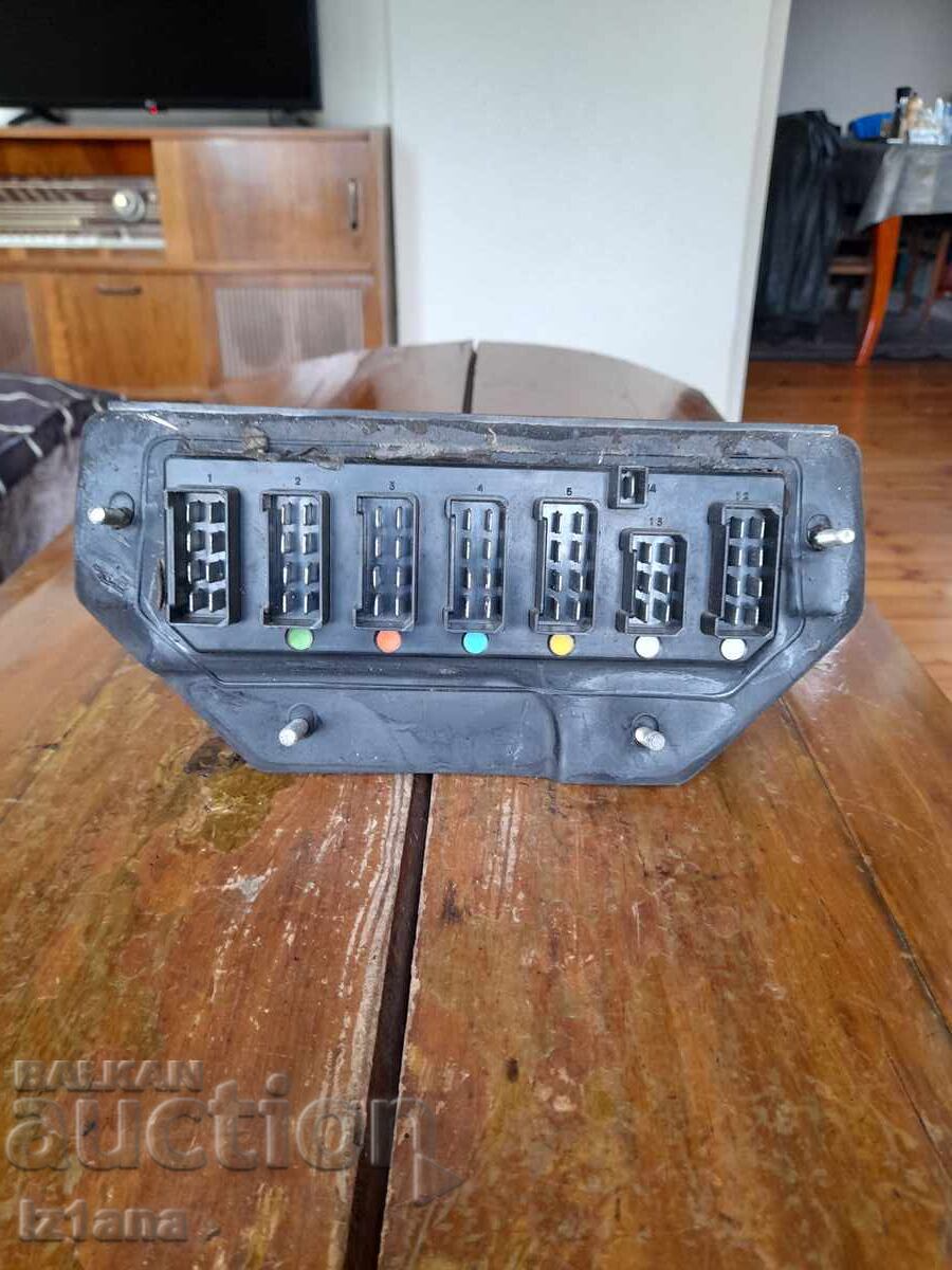 Δημοπρασία Πίνακας ασφαλειών Lada, VAZ 2105, 2107 Δημοπρασία Πίνακας ασφαλειών Lada, VAZ 2105, 2107