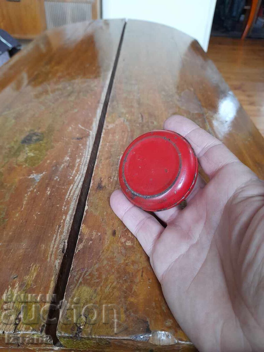 Livrarea scrumieră veche Marlboro Livrarea scrumieră veche Marlboro