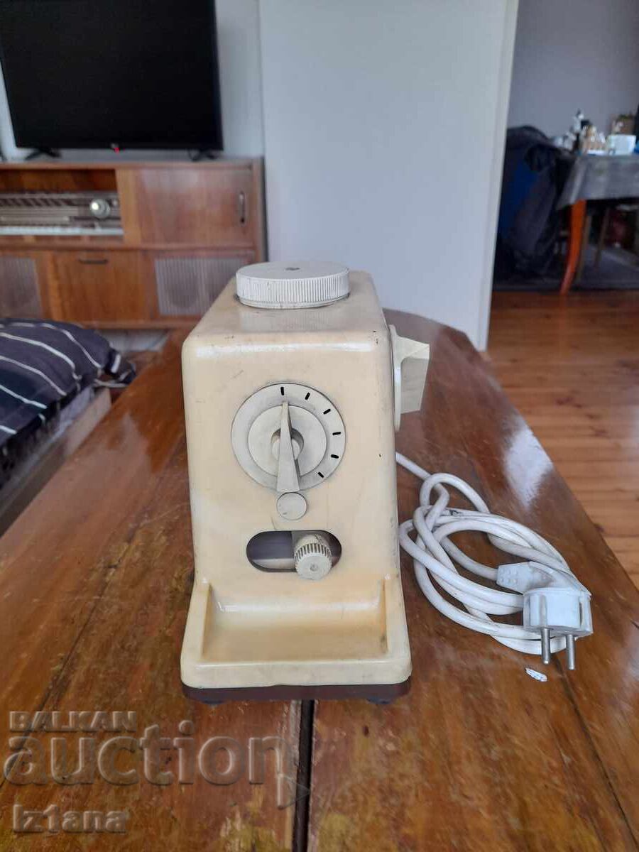 Стар зъболекарски уред за пломби АБ-1 Стар зъболекарски уред за пломби АБ-1