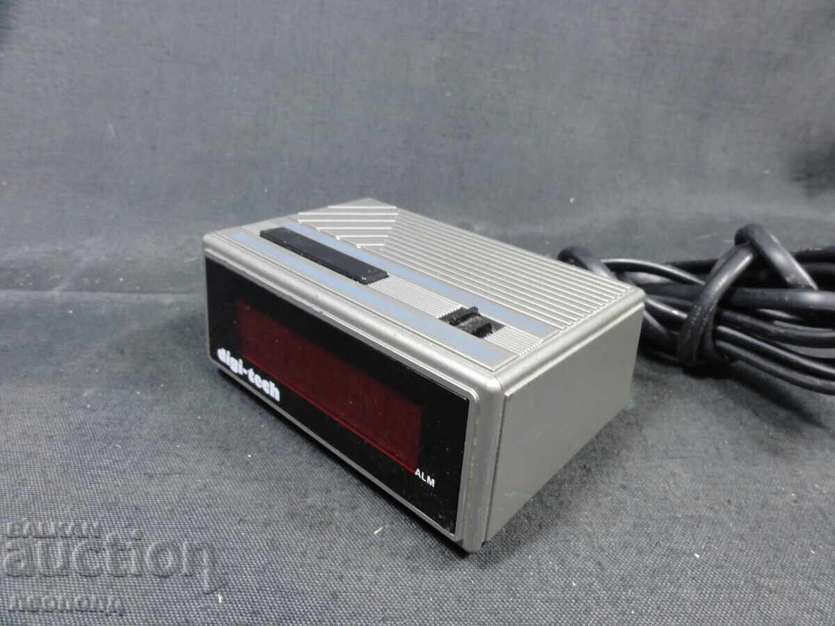 BZTs STAR RETRO ELECTRIC LED CLOCK ALARM DIGI-TECH with price € 0.01 | 0.02 BGN BZTs STAR RETRO ELECTRIC LED CLOCK ALARM DIGI-TECH with price € 0.01 | 0.02 BGN