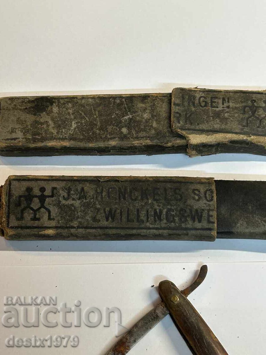 Licitație Lot de aparate de ras și un cuțit vechi