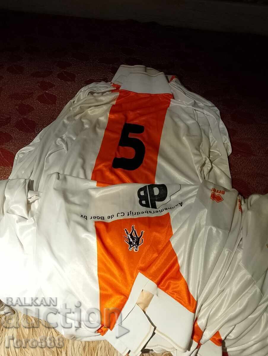 Delivery of Team, t-shirts for the whole team