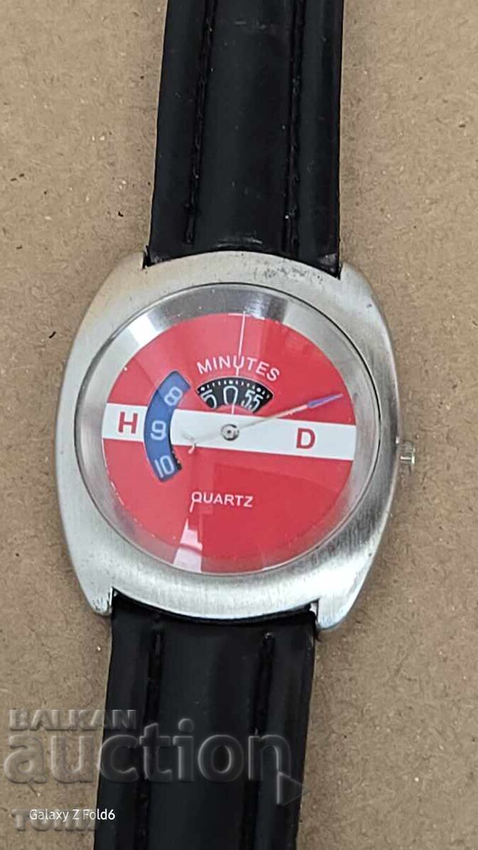 WATCH IS RARE I DON'T KNOW IF THE BZC WORKS!!!!