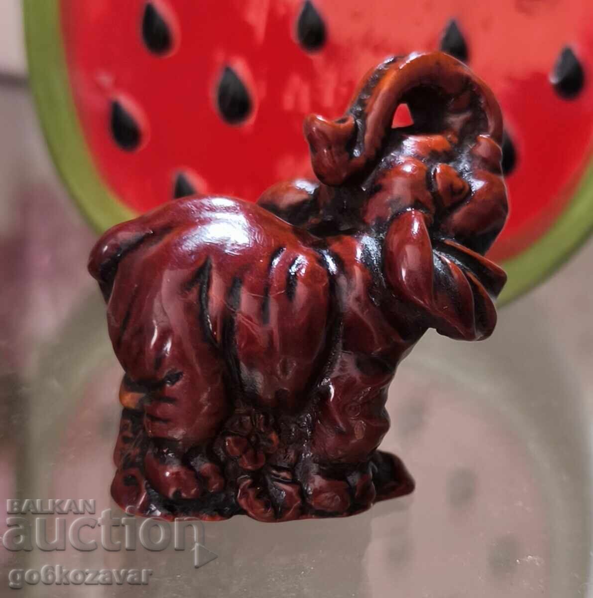 Figurină decorativă Elefănțel Rășină Roșie cu preț € 3.80 | 7.43 BGN