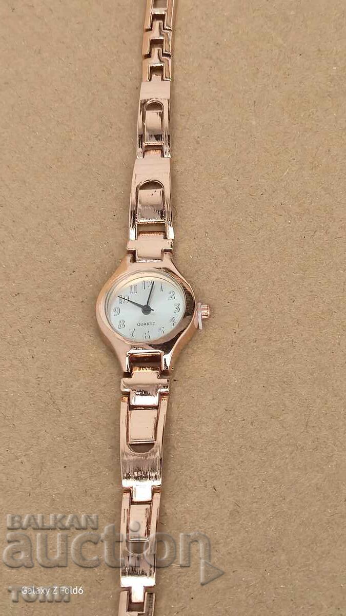 WATCH IS RARE I DON'T KNOW IF THE BZC WORKS!!!!