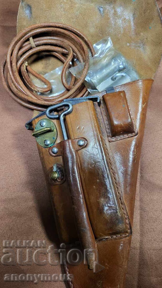 Kozhen kobur za Lakhti m40 finlandski Luger P08 pŭlen komplekt με τιμή € 140.00 | 273.82 BGN Kozhen kobur za Lakhti m40 finlandski Luger P08 pŭlen komplekt με τιμή € 140.00 | 273.82 BGN