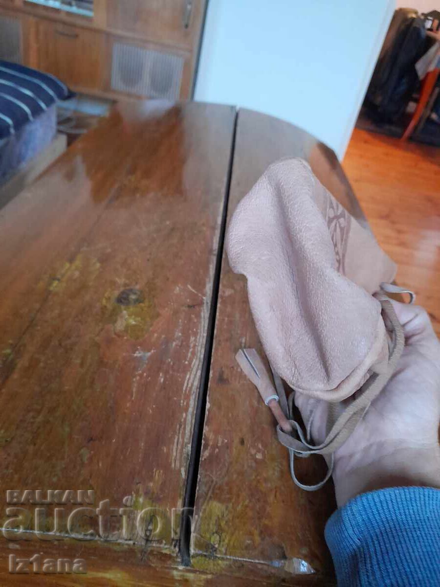 Аукцион Стара кожена кесия Аукцион Стара кожена кесия