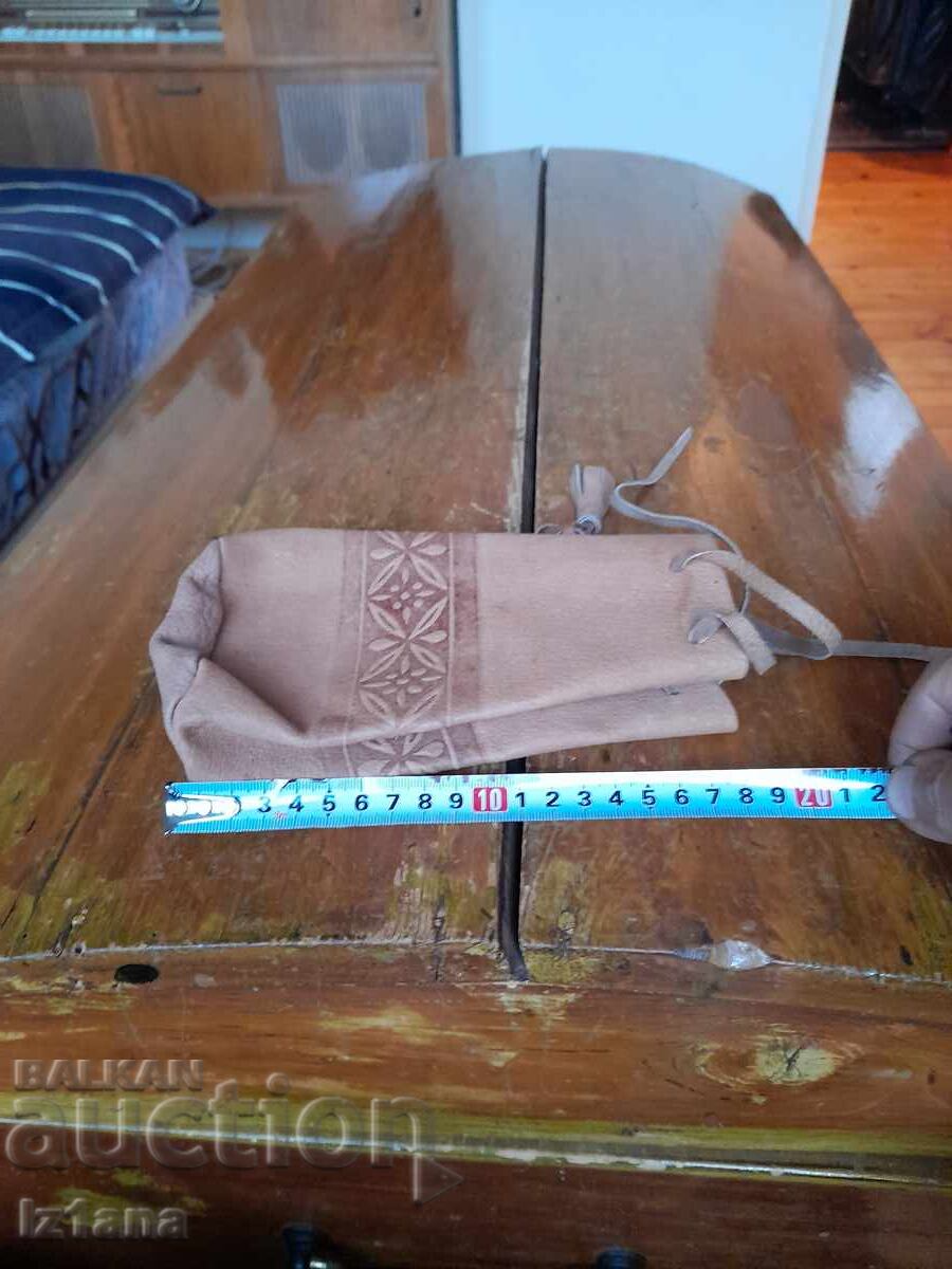 Стара кожена кесия - 5 Стара кожена кесия - 5