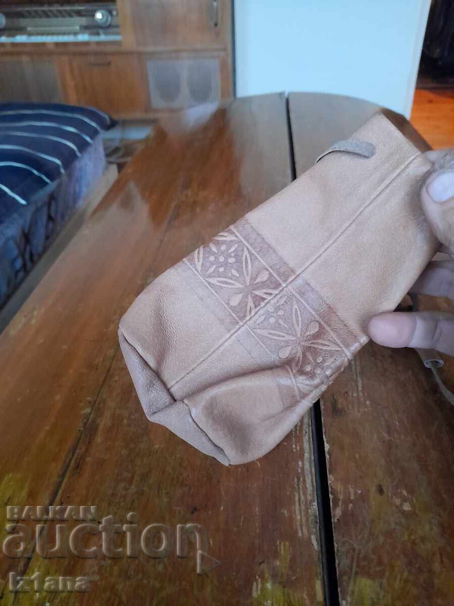 Стара кожена кесия Стара кожена кесия