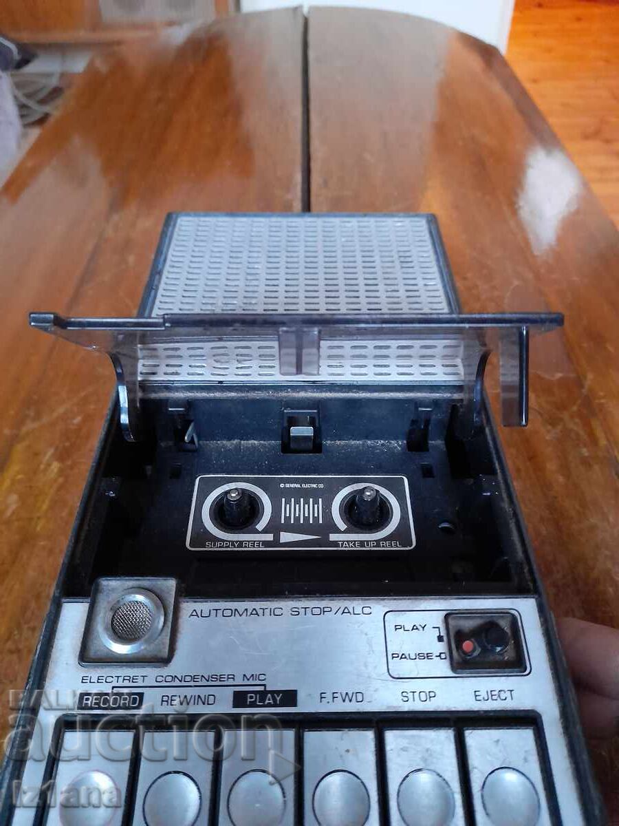 Стар касетофон General Electric 3-5105G с цена € 27.00 | 52.81 лв.