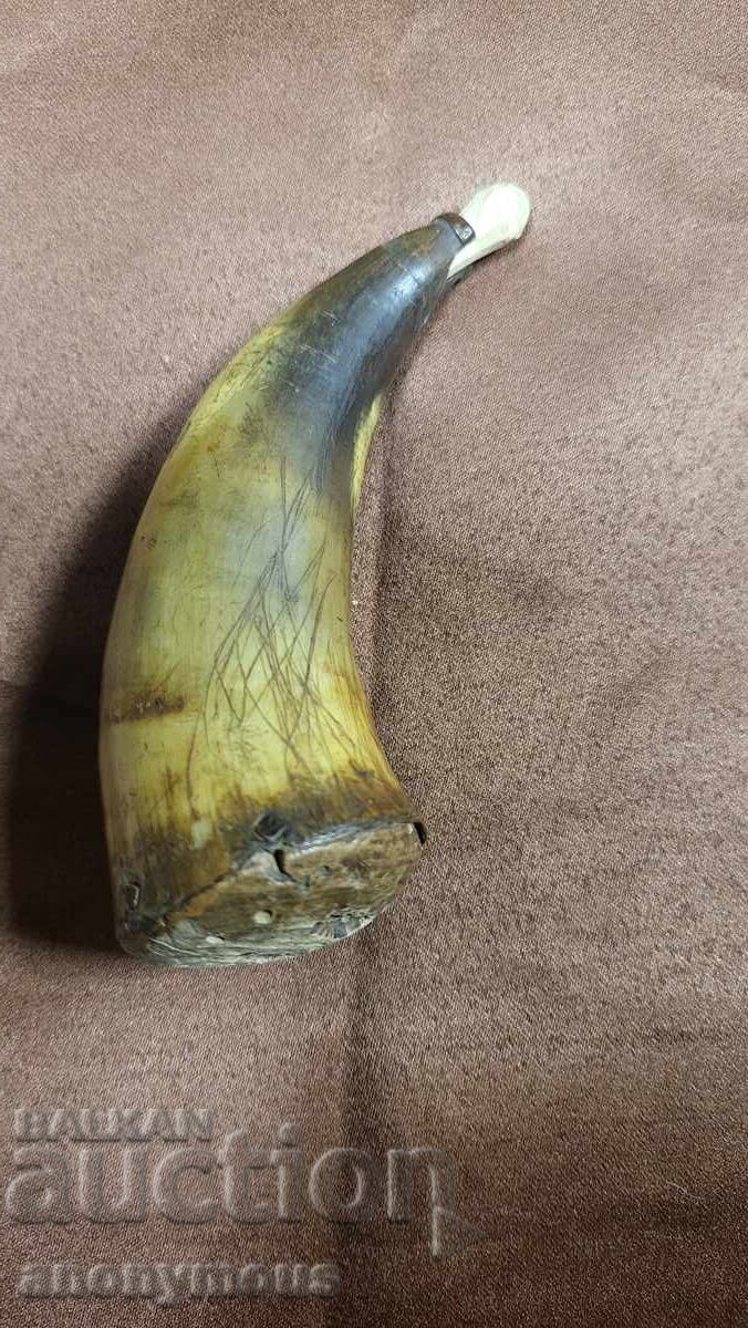 Powder flask, powder horn from horn 4 with price € 23.00 | 44.98 BGN Powder flask, powder horn from horn 4 with price € 23.00 | 44.98 BGN