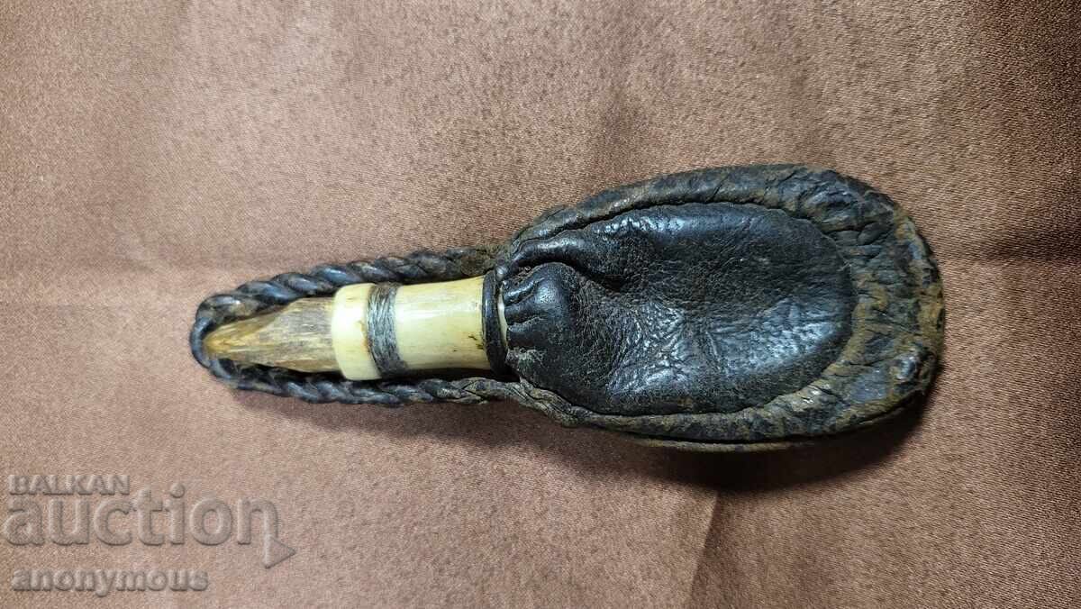 Pungă, portmoneu, borsetă, husă piele cu preț € 50.00 | 97.79 BGN