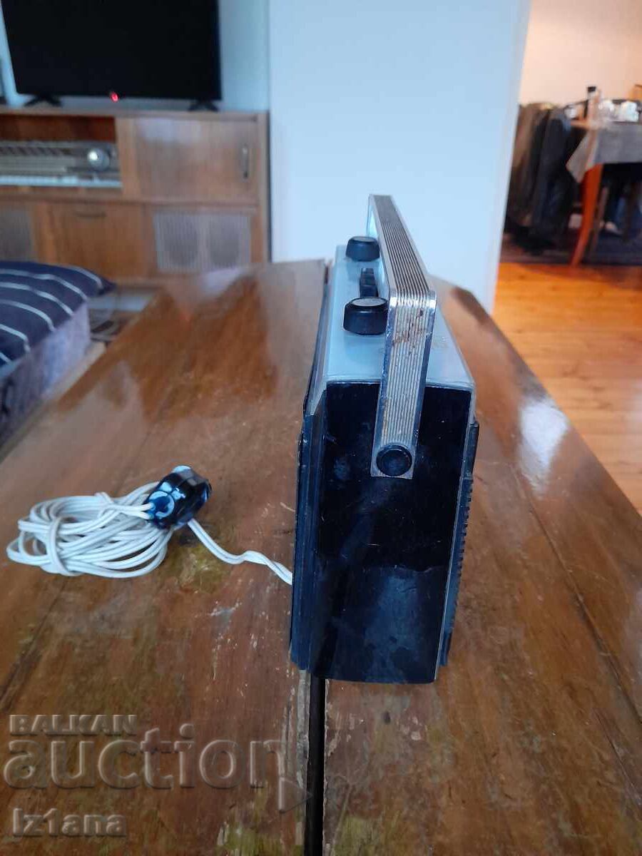 Доставка на Старо радио,радиоприемник Carthage 612