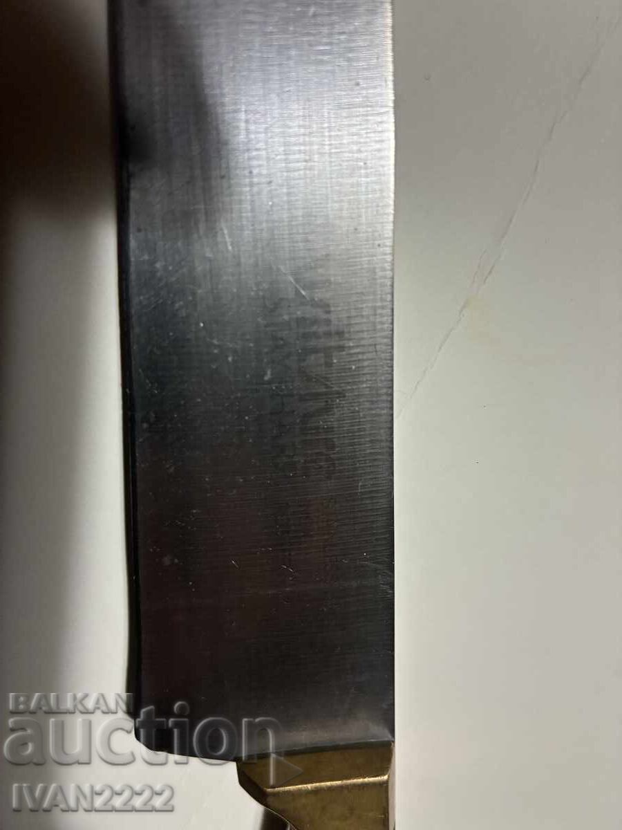 Vând cuțit cu preț € 5.00 | 9.78 BGN Vând cuțit cu preț € 5.00 | 9.78 BGN