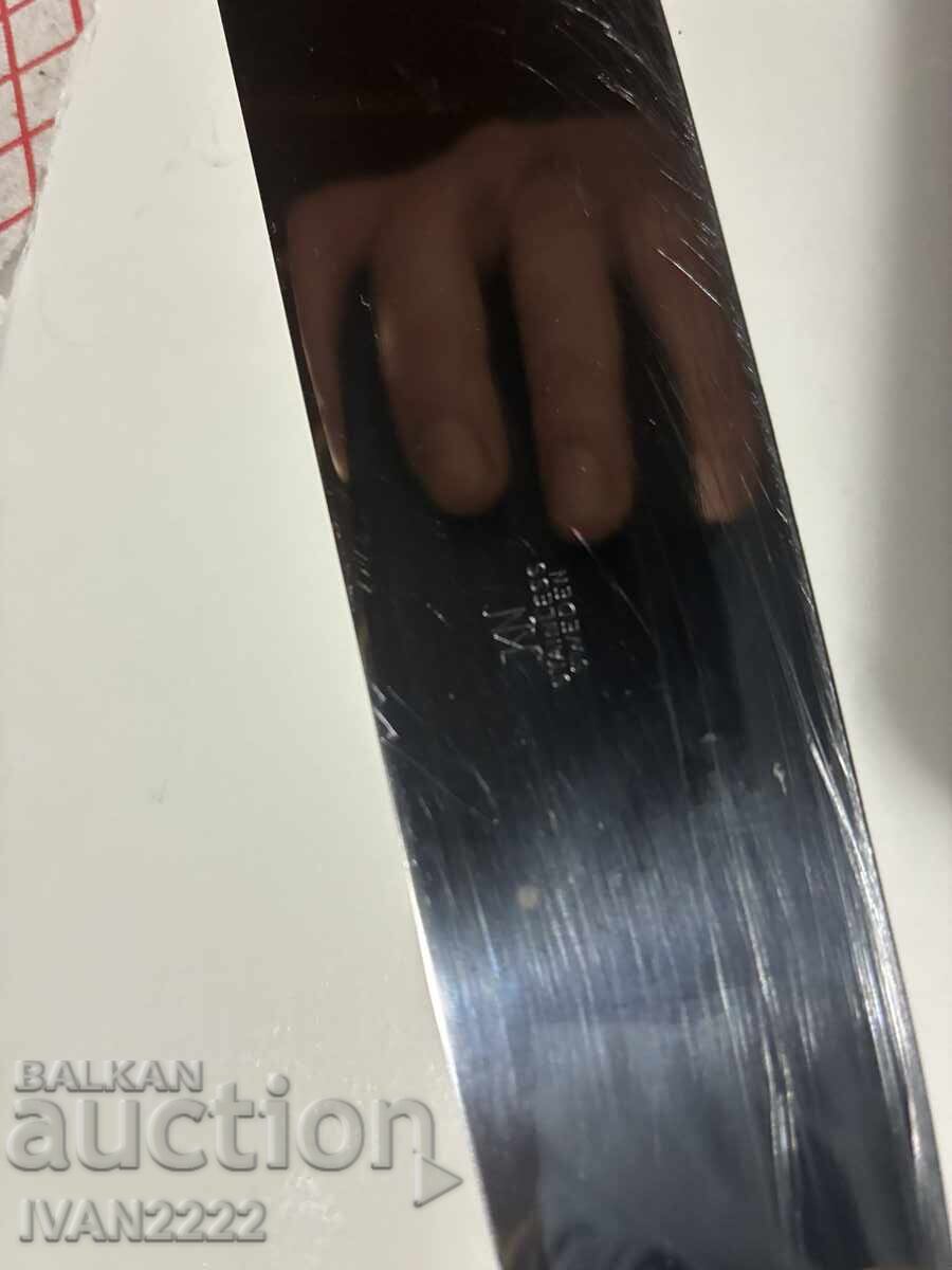 Vând cuțit vechi cu preț € 5.00 | 9.78 BGN Vând cuțit vechi cu preț € 5.00 | 9.78 BGN