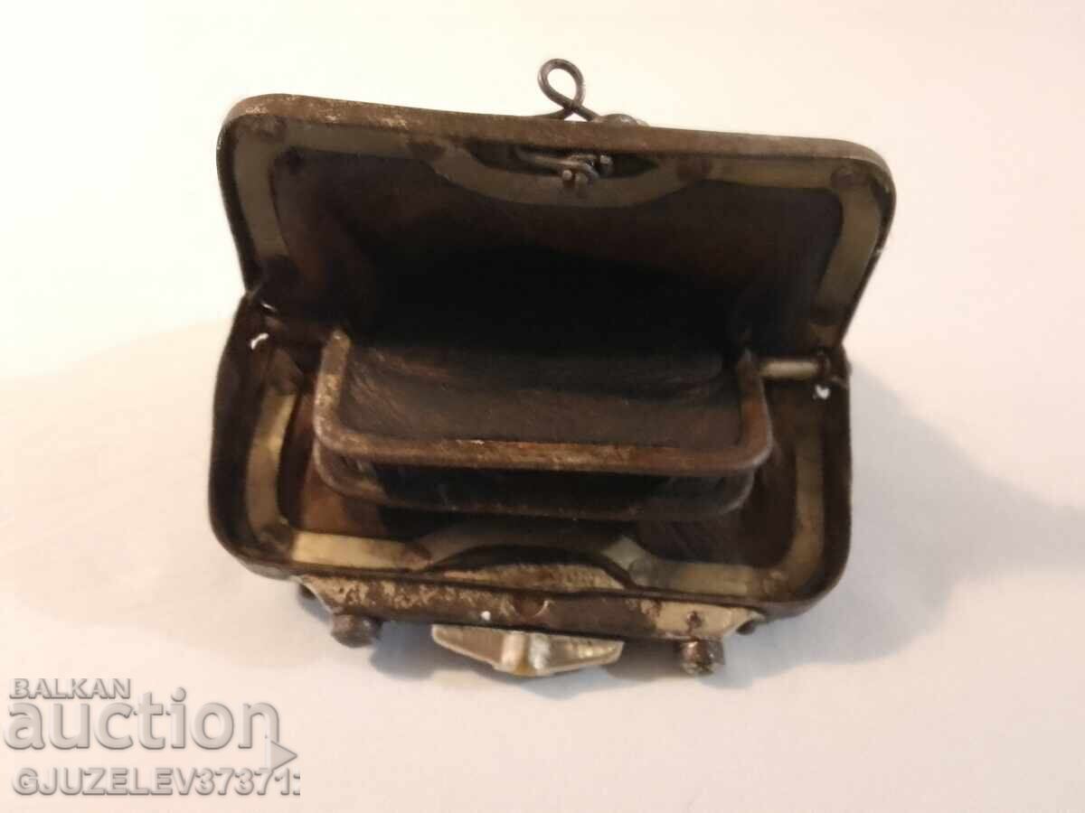 Licitație Foarte rar Portofel otoman antic, cu glonț - zăvor Licitație Foarte rar Portofel otoman antic, cu glonț - zăvor